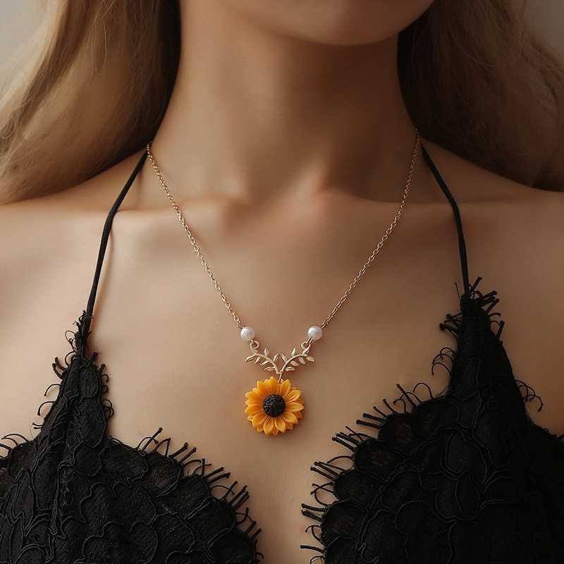 Hot selling necklace, pearl, sunflower necklace, feminine and fashionable sunflower pendant eprolo