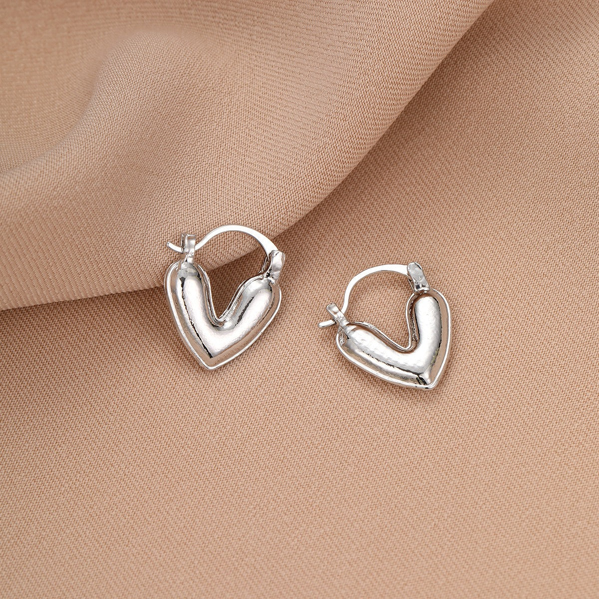 Fresh, sweet, gentle, and caring glaze ear clasps for girls, light and luxurious, high-end, small and exquisite temperament earrings eprolo