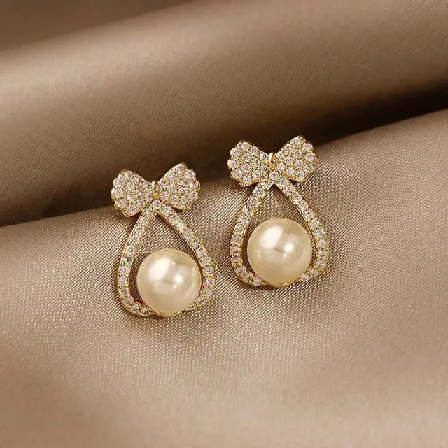 New Light Luxury, Small and High end Design, Explosive Earrings, Female Silver Needle Ear Jewelry eprolo